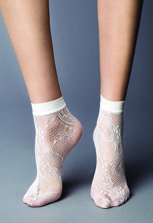 Sissi Lace Fishnet Patterned Ankle Socks by Veneziana in white cream
