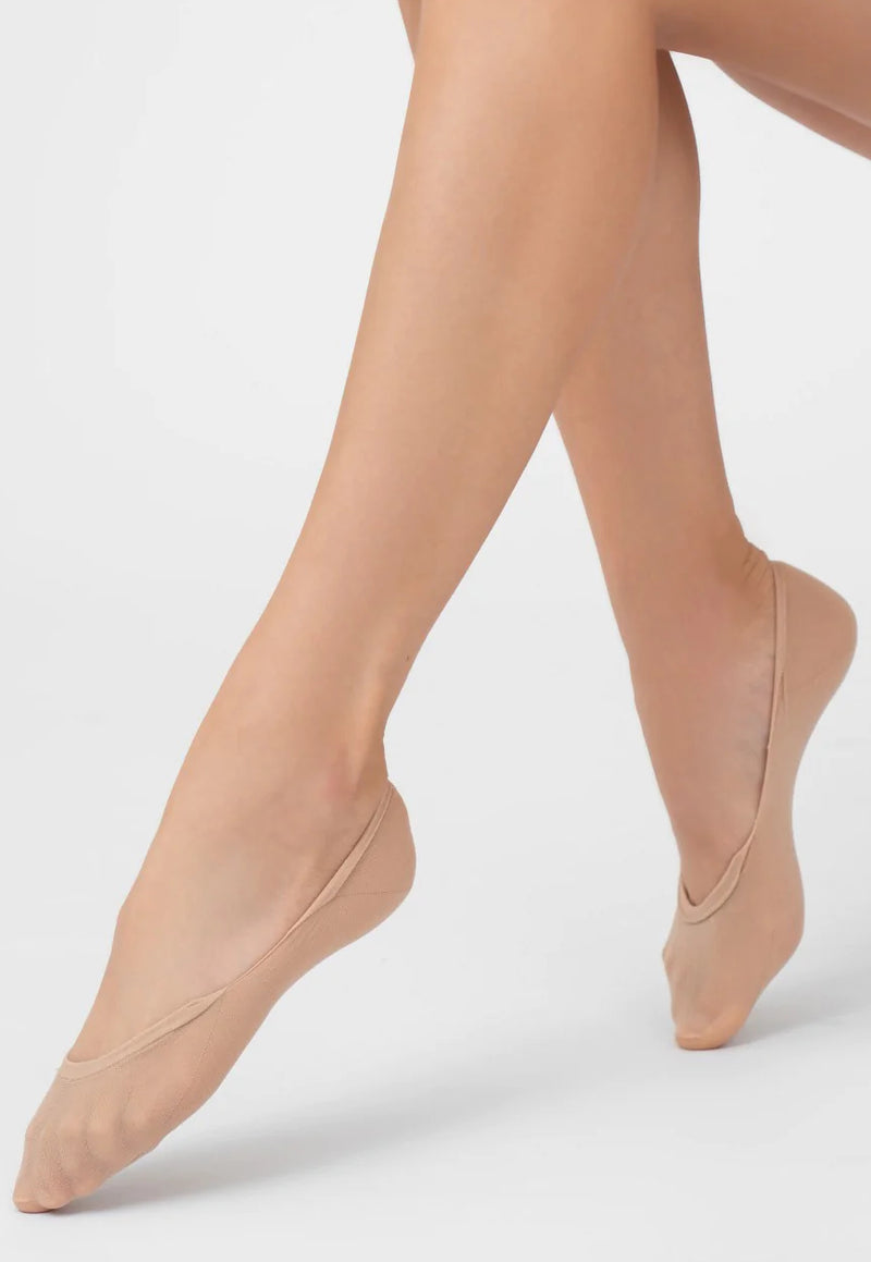 Carla Seamless Sheer Footliners by Veneziana in nude tan