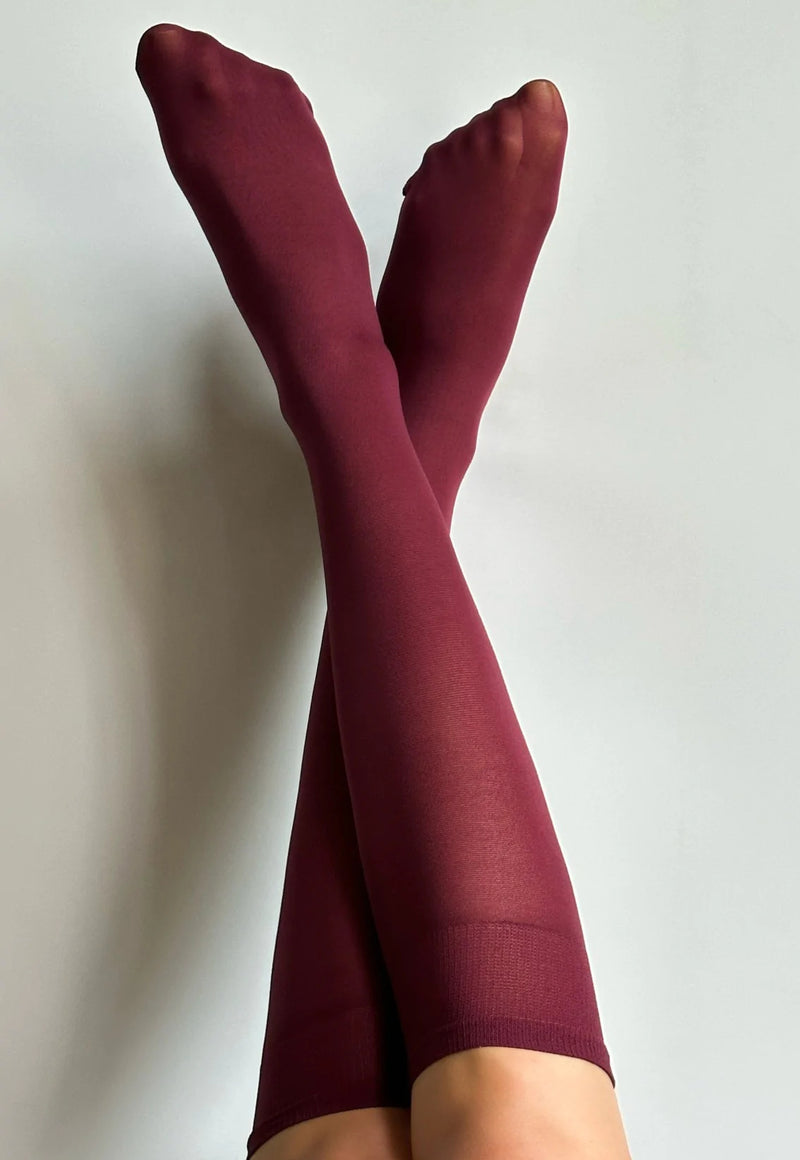 Katrin 40 Den Opaque Knee-High Socks by Veneziana in bordeaux maroon red
