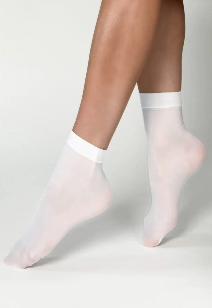 Katrin 40 Den Opaque Ankle Socks by Veneziana in white