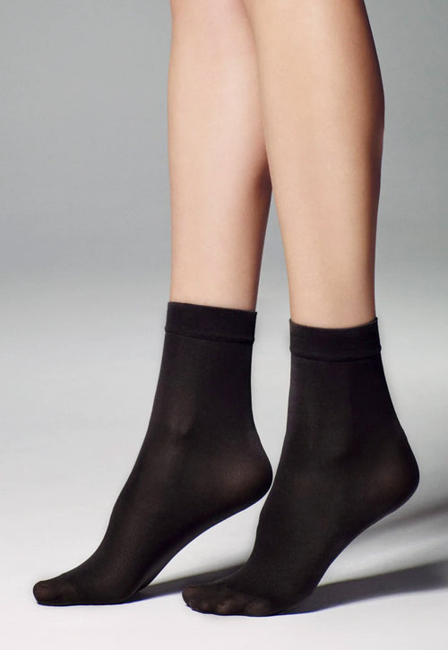 Katrin 40 Den Opaque Ankle Socks by Veneziana in black