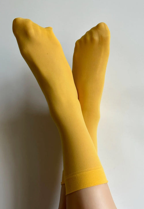 Katrin 40 Den Opaque Ankle Socks by Veneziana in limon yellow