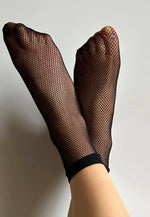 Rete Fishnet Patterned Ankle Socks by Veneziana in black