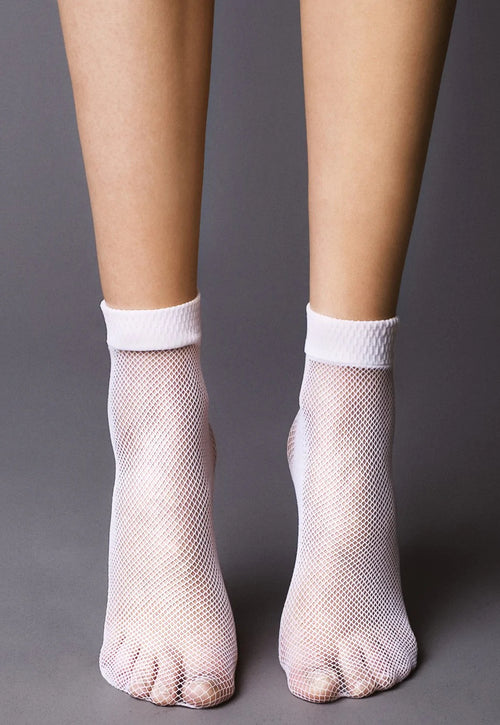 Rete Fishnet Patterned Ankle Socks by Veneziana in bianco white