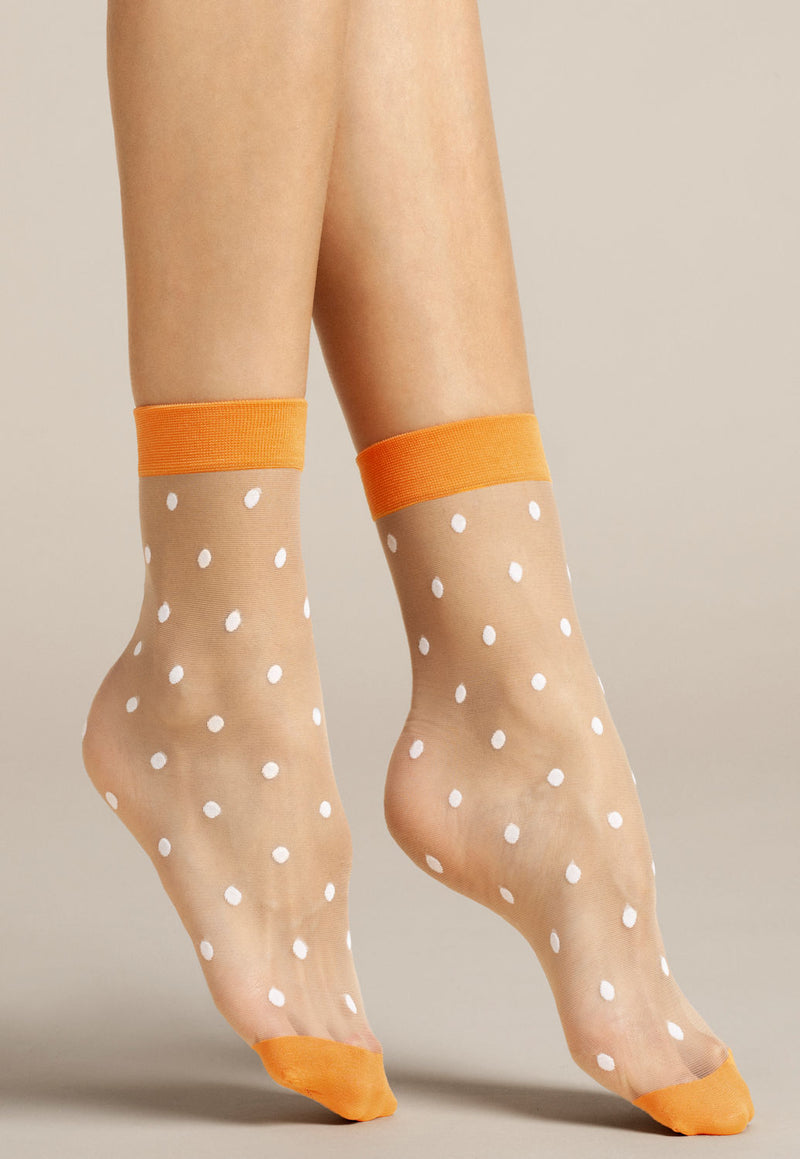 Papavero 20 Den Polka Dot Patterned Sheer Ankle Socks by Fiore in white and orange
