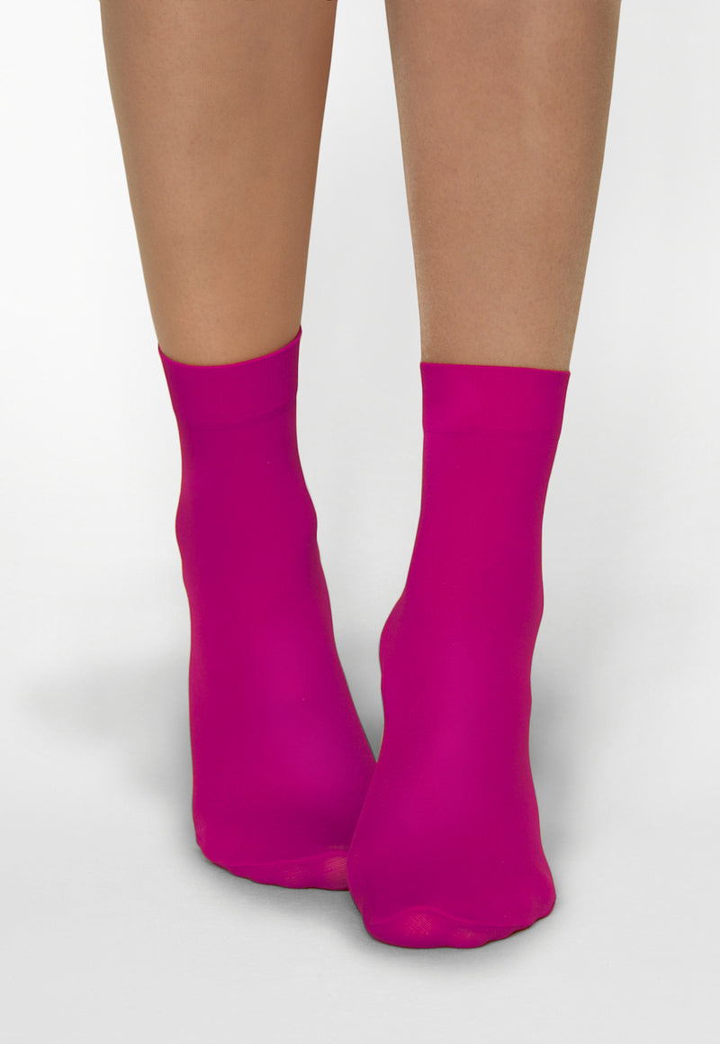 Katrin 40 Denier Opaque Ankle Socks by Veneziana in candy dark pink cardinale