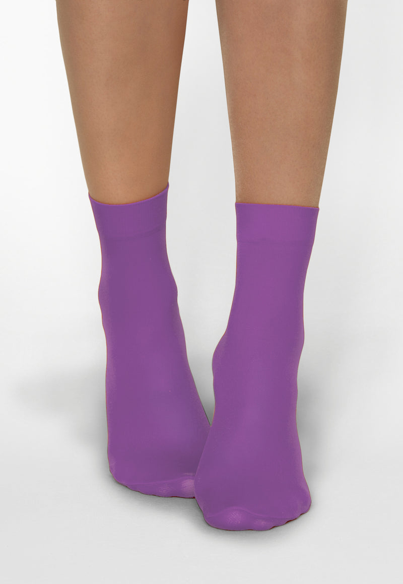 Katrin 40 Denier Opaque Ankle Socks by Veneziana in viola rich bright purple