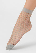 Rete Grandi Wide Fishnet Ankle Socks by Veneziana in light grey